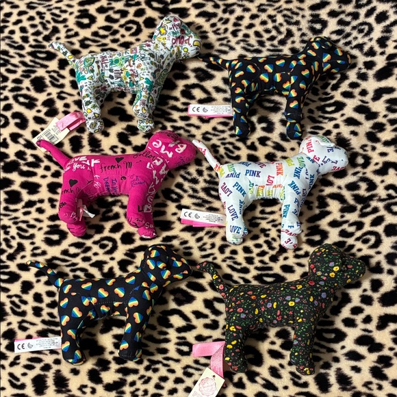🎀 PINK Victoria's Secret Dog Collection 🎀
❌❌ SOLD ❌❌ - Picture 2 of 3